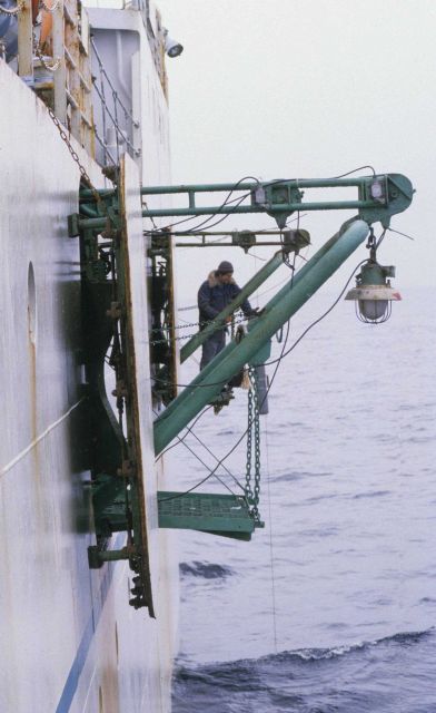 Hydrocast from the starboard bucket, R/V PROFESOR SIEDLECKI. Picture