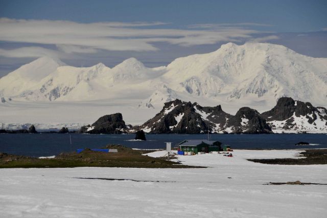 The Cape Shirreff field station on Livingston Island. Picture