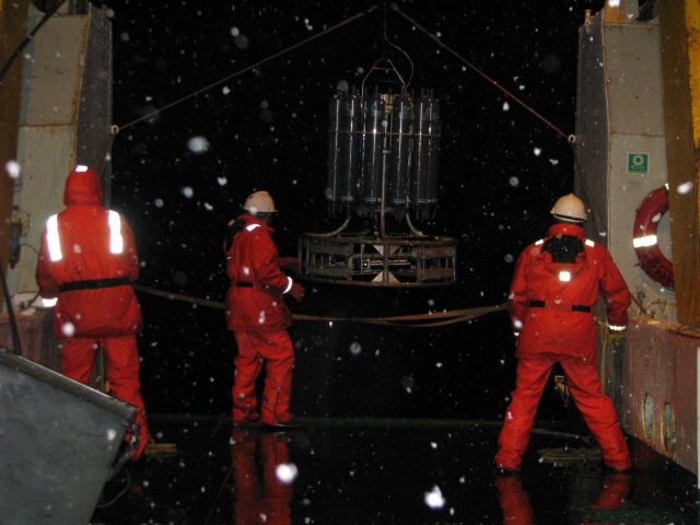 The AMLR crew casts a CTD from the stern of the R/V Yuzhmorgeologiya. Picture