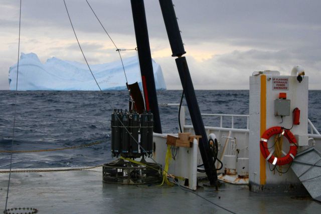 A CTD rosette on the stern of the R/V Moana Wave. Picture