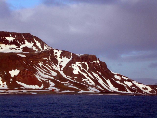 A field camp on Admiralty Bay, King George Island. Picture