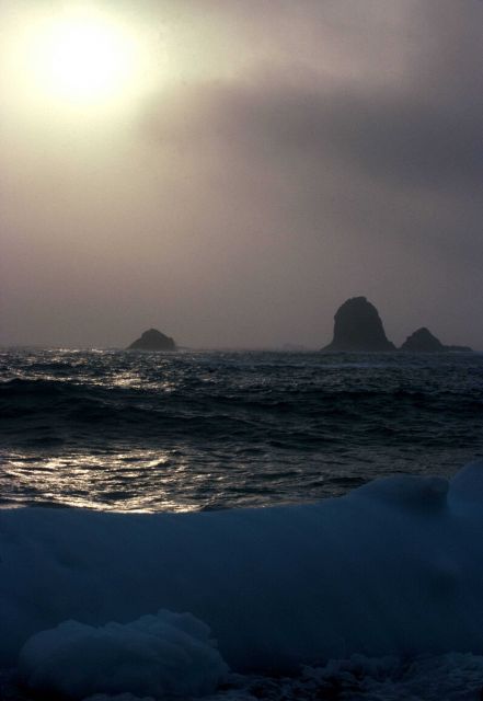An icy Antarctic seascape. Picture