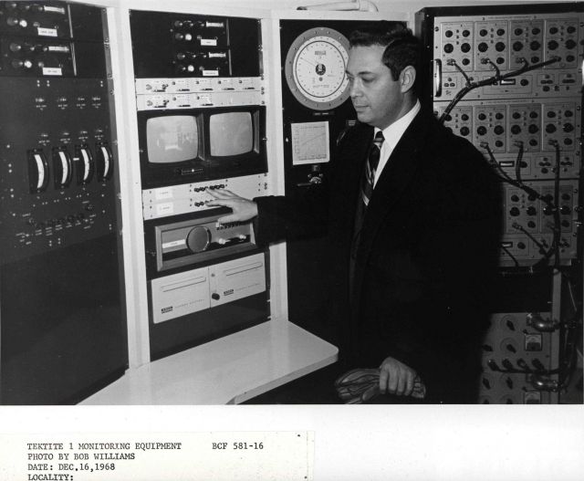 Tektite I monitoring equipment in surface monitoring facility Picture