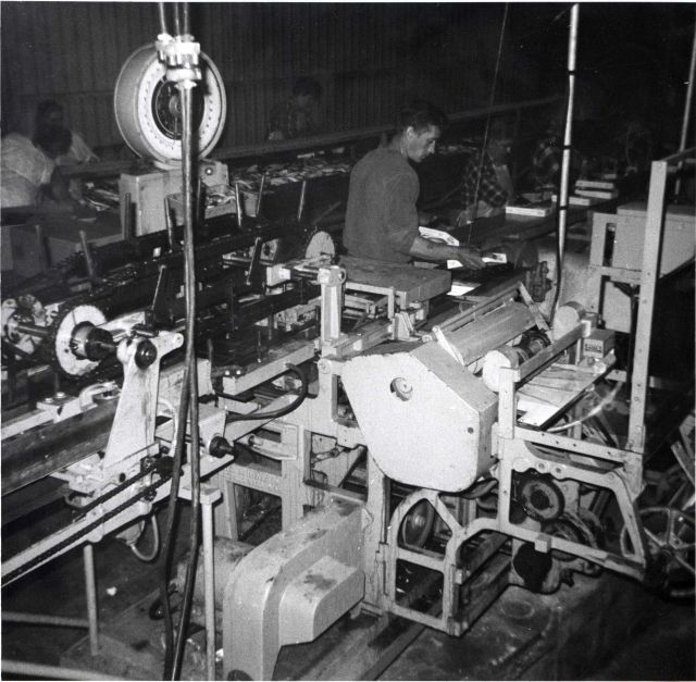 Can sealing machine at Ocean Side Fisheries Picture