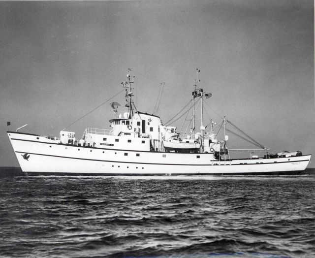 ALBATROSS IV underway Picture