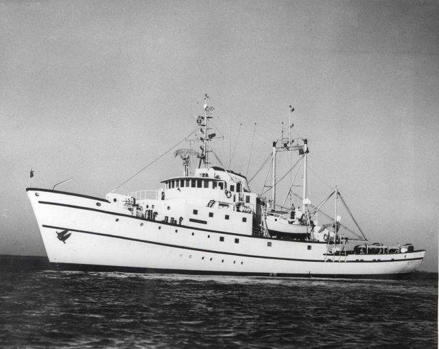ALBATROSS IV underway Picture