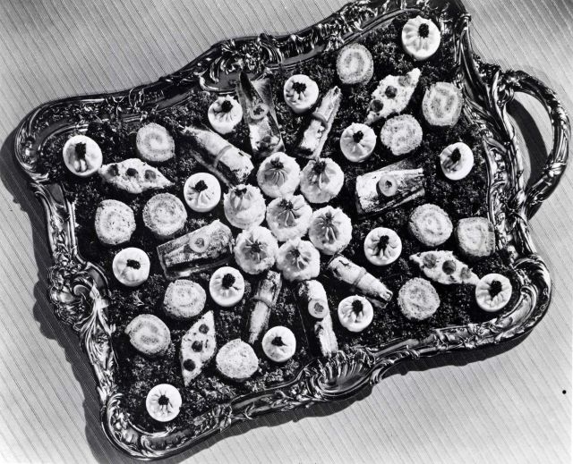 Cooked fish platter - marketing fish Picture