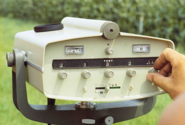 Hewlett-Packard Model 3800 electronic distance measuring device Picture