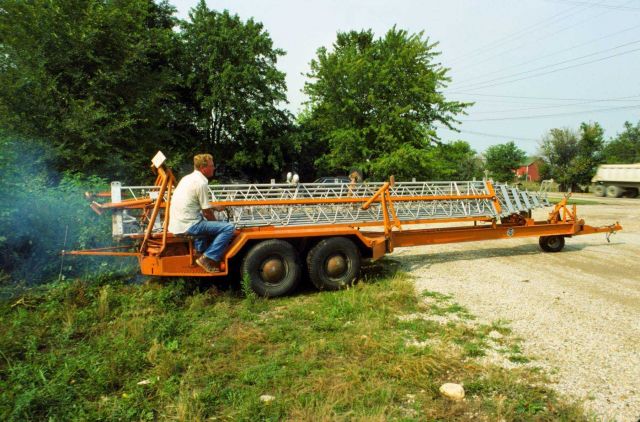 TMT - trailer-mounted tower - light and mirror tower Picture