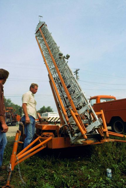 TMT being erected by Leonard Bergman Picture