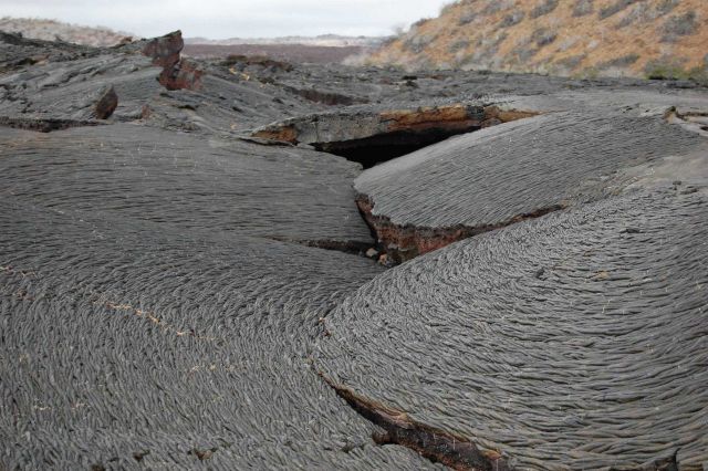Circular fractures in pahoehoe lava. Picture
