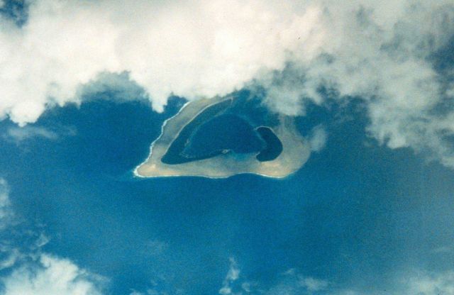 Triangular atoll in the western Pacific Picture