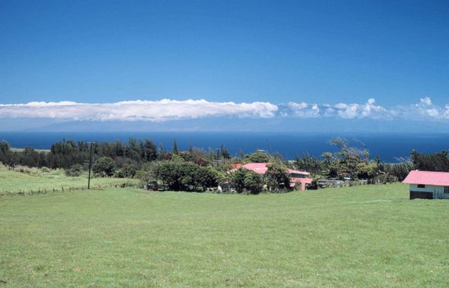 Looking across to Maui from the northwest tip of Hawaii. Picture