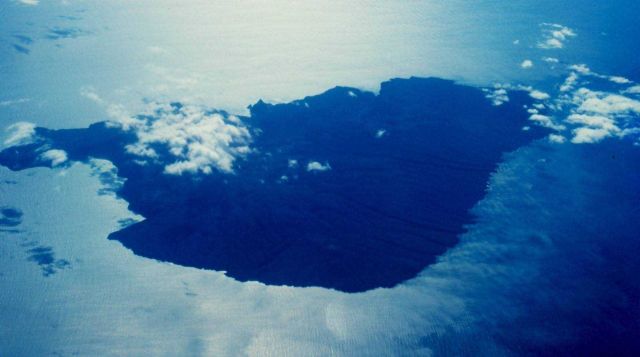 Kahoolawe from the air while flying over Alalakeiki Channel Picture