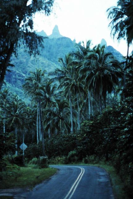 Kauai needle-like mountain peaks Picture