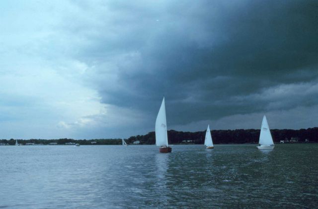 A squall line threatens sailors Picture
