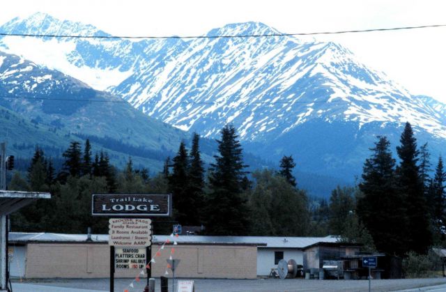 Trail Lake Lodge a Moose Pass on the Seward Highway Picture
