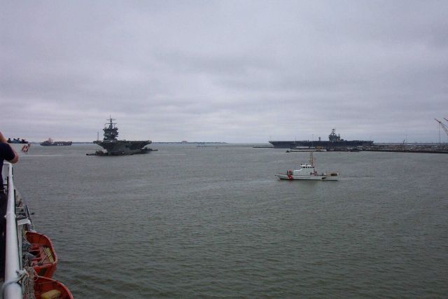 Docking USS ENTERPRISE with USS HARRY S Picture