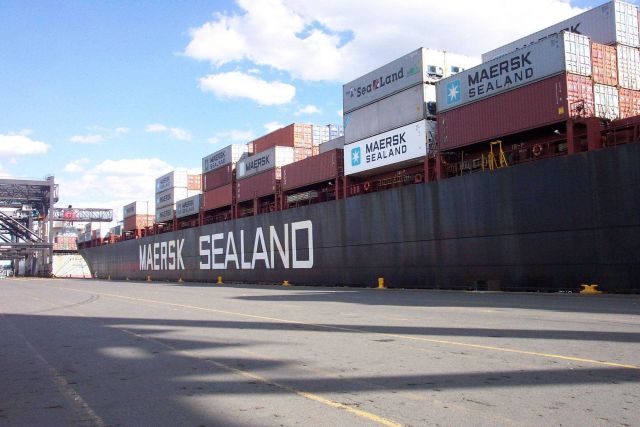 The forward 2/3 of the SEALAND COMMITMENT, a 950-foot containership. Picture