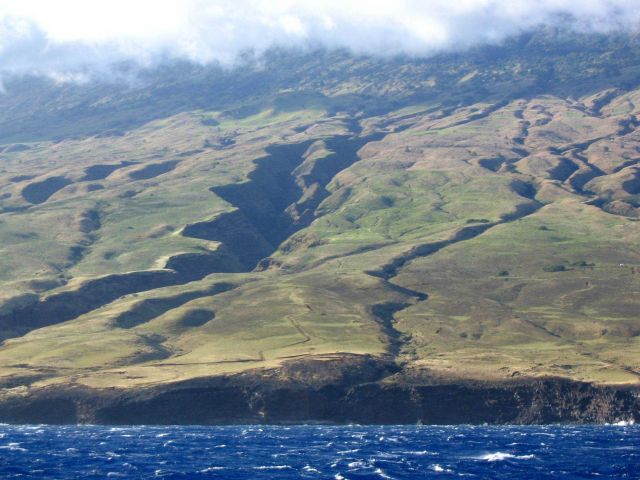 Coast of southern Maui. Picture