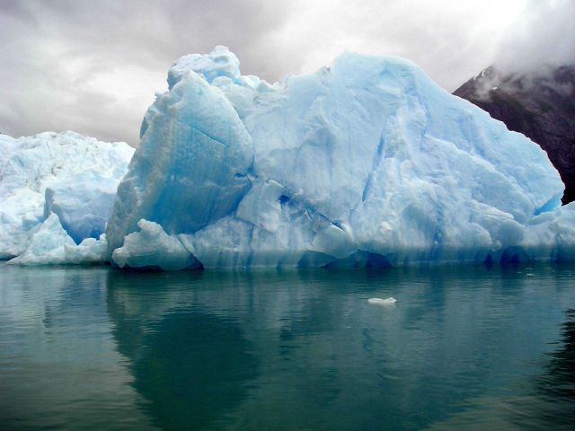 An iceberg in Tracy Arm Picture