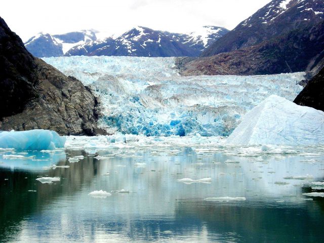 Sawyer Glacier Picture