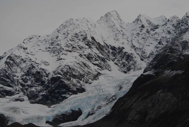 Crevasses on a glacier in Johns Hopkins Inlet Picture