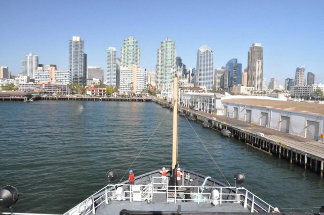 The bow of the NOAA Ship BELL SHIMADA approaching Broadway Pier. Picture