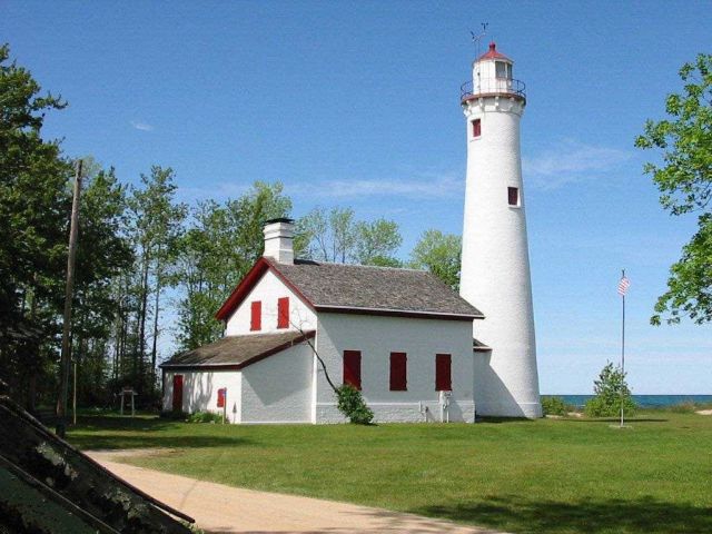 Sturgeon Point Light, Lake Huron Picture