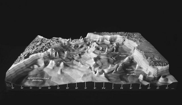 This 3-dimensional view of the equatorial Atlantic seafloor was produced following the German METEOR Expedition of 1925-1927 Picture