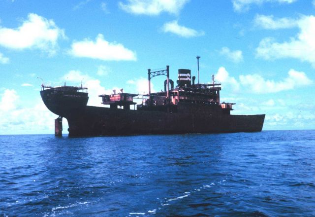 A shipwreck on Helens Reef Picture