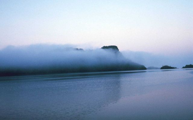 Low cloud on the volcanic cliffs Picture