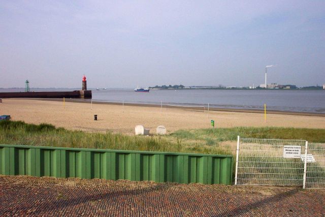 The entrance to Bremerhaven Harbor. Picture