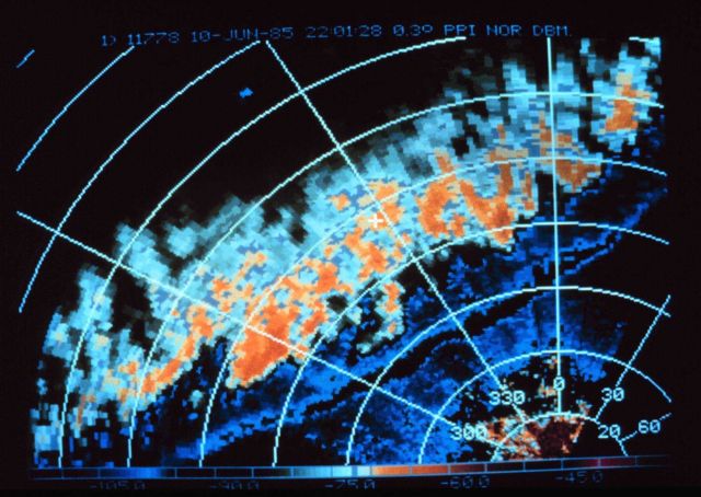 Squall line showing distinct gust front. Picture
