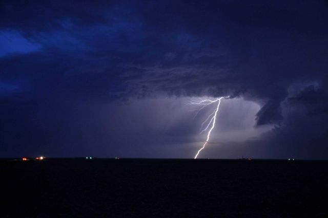 Lightning over the high plains Picture