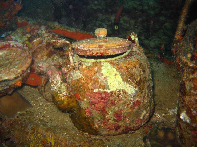 A teapot on the Fujikawa Maru. Picture