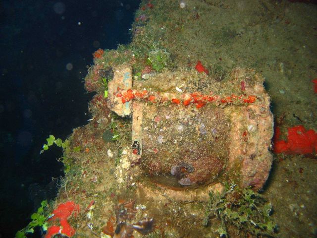 Navigational light on the Rio de Janeiro Maru. Picture