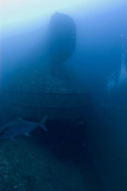 Divers on the shipwreck of the NORTHERN LIGHT at 190 feet. Picture