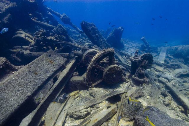 Triple expansion steam engine at the Quartette shipwreck site. Picture