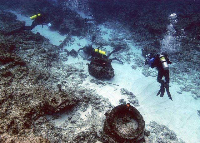 Archaeological team recording debris field from wreck of a whaling ship Picture