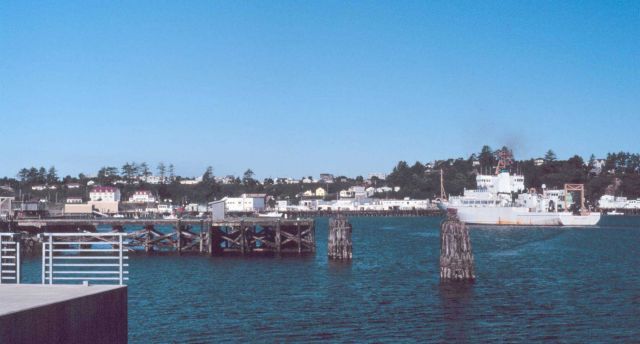 The NOAA Ship RONALD H Picture