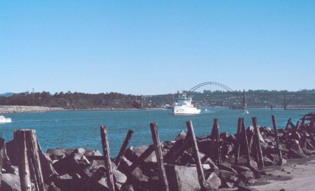 The NOAA Ship RONALD H Picture