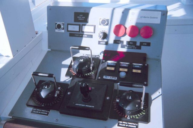 NOAA Ship RONALD H Picture
