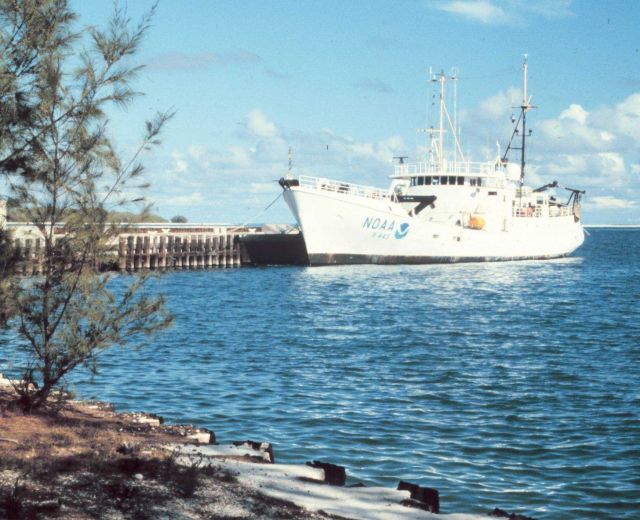 NOAA Ship TOWNSEND CROMWELL Picture