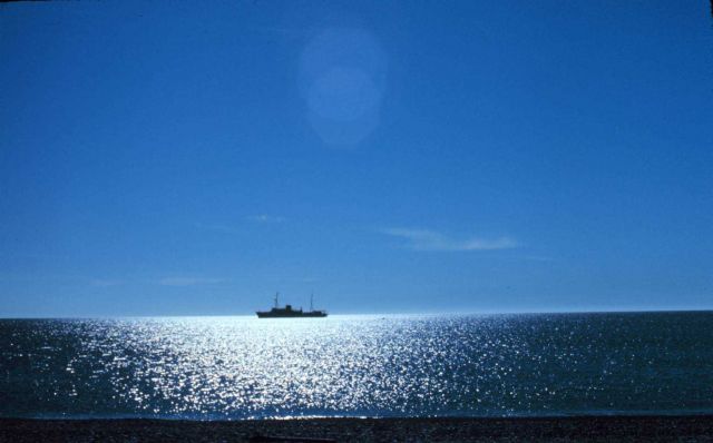 NOAA Ship SURVEYOR Picture