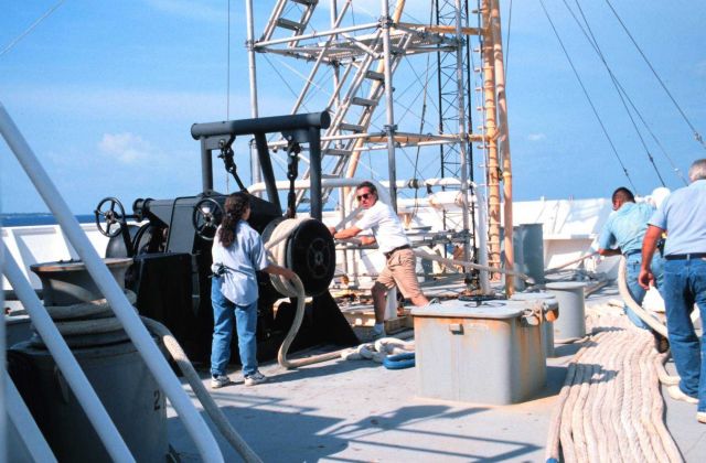 Crewmembers Lisa Glover,Pat Quinanola, Matt Ofsthus, and Terry Gregg help tie up the RONALD H Picture