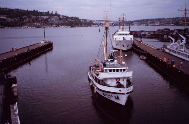 The NOAA Ship JOHN N Picture