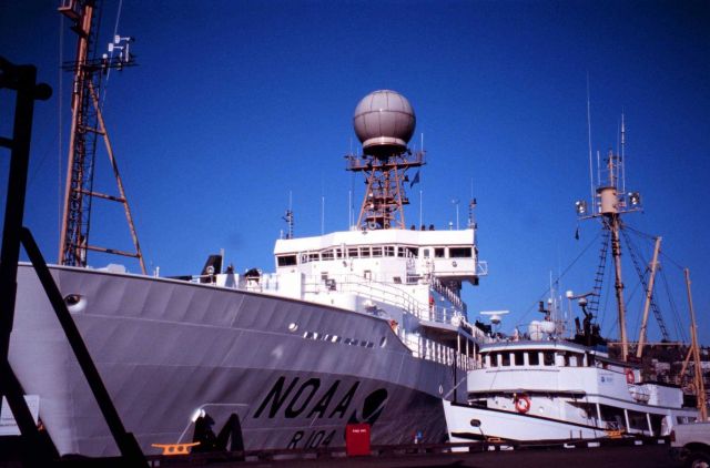 The NOAA Ship RONALD H Picture