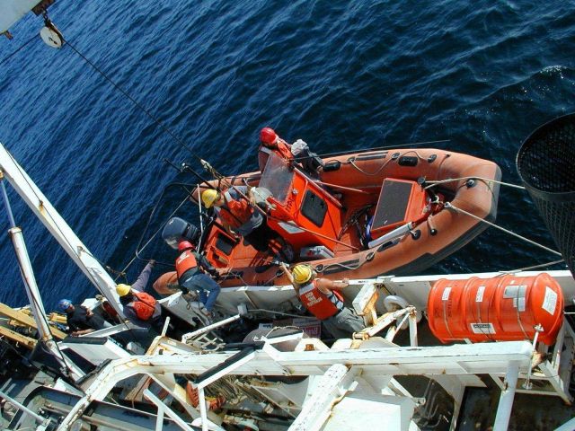 Launching an inflatable boat from the NOAA Ship McARTHUR during STAR 2000 operations in the Eastern Tropical Pacific. Picture