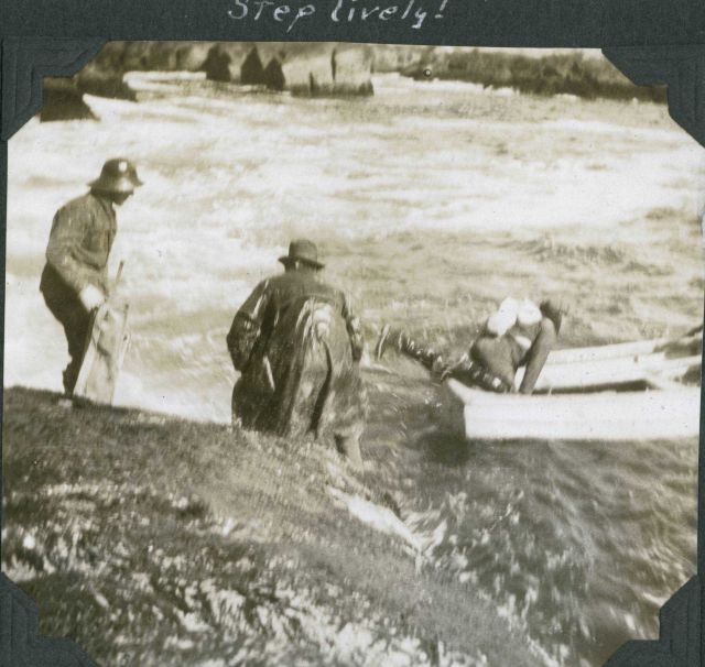 Returning to the ship can sometimes be tricky on slippery rocks and bouncing boats. Picture